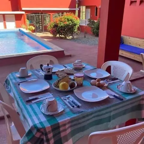 بيت ضيافة Villa Kiki Ensenada بونتا روسيا